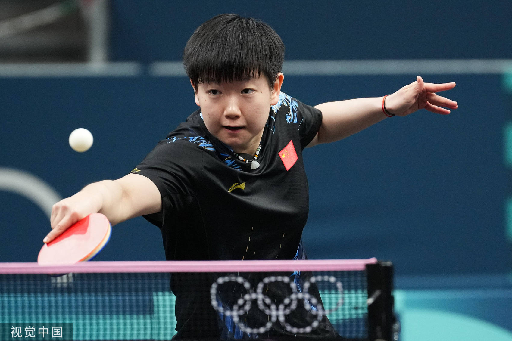 更加稳健地 更加稳健地