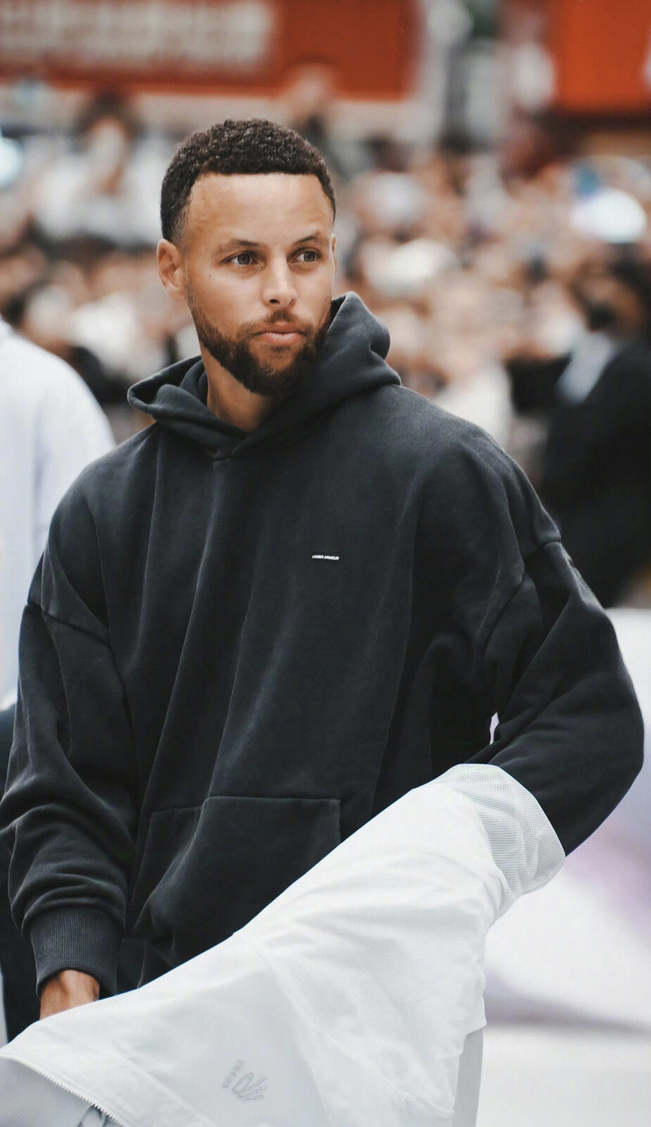 也能亲自完 也能亲自完