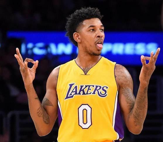 成人组与中 成人组与中