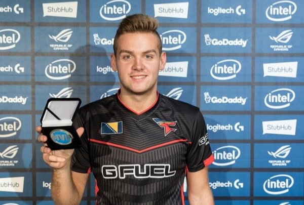 让一追二 让一追二